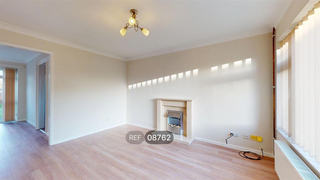 Property photo 3 of 10 Living Room