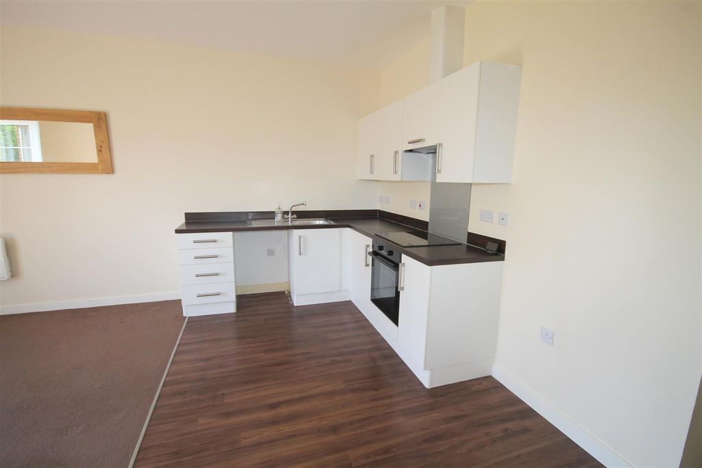 Property photo 3 of 13 K.Jpg
