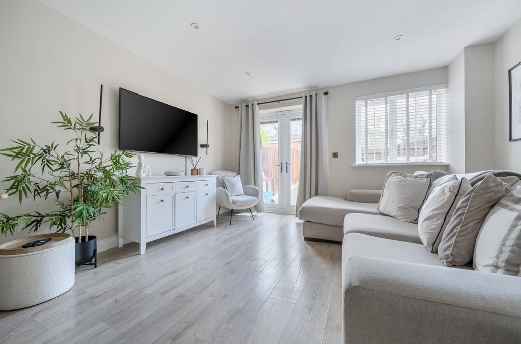 Property photo 3 of 21