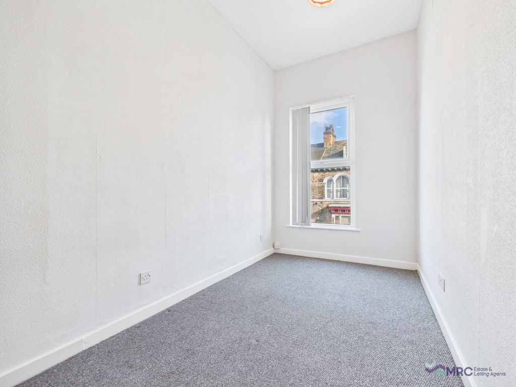 Property photo 3 of 7 Cam04739G0-Pr0329-Still004