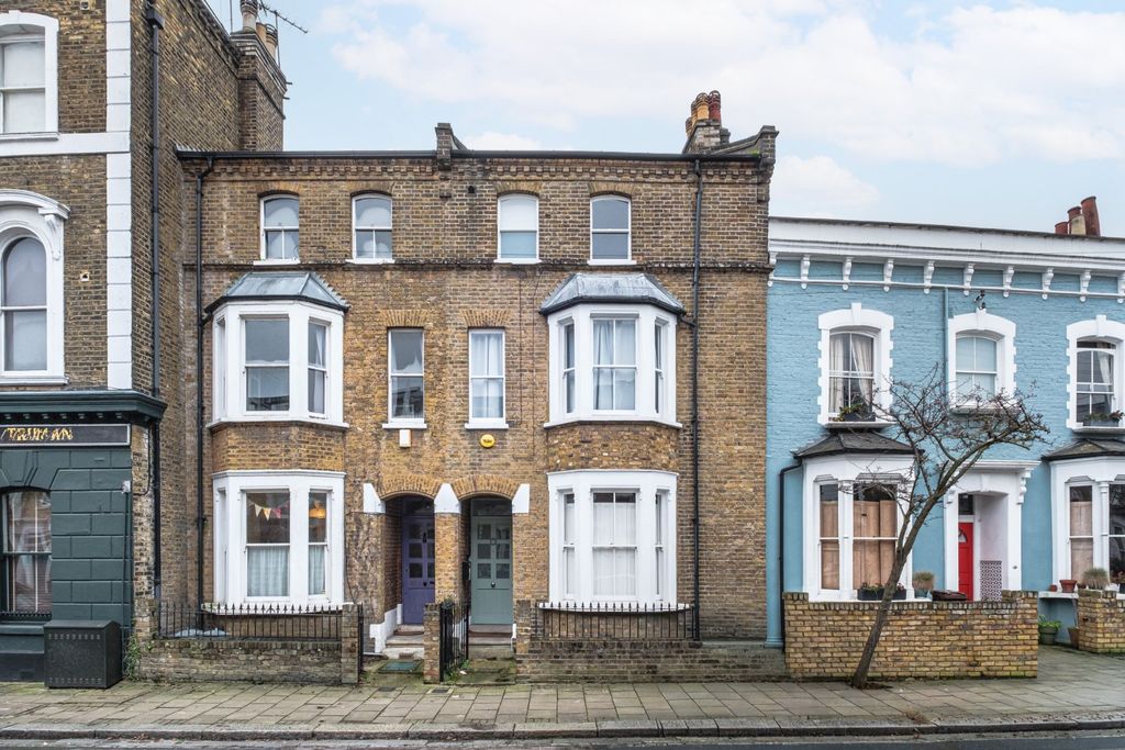 Property photo 1 of 29