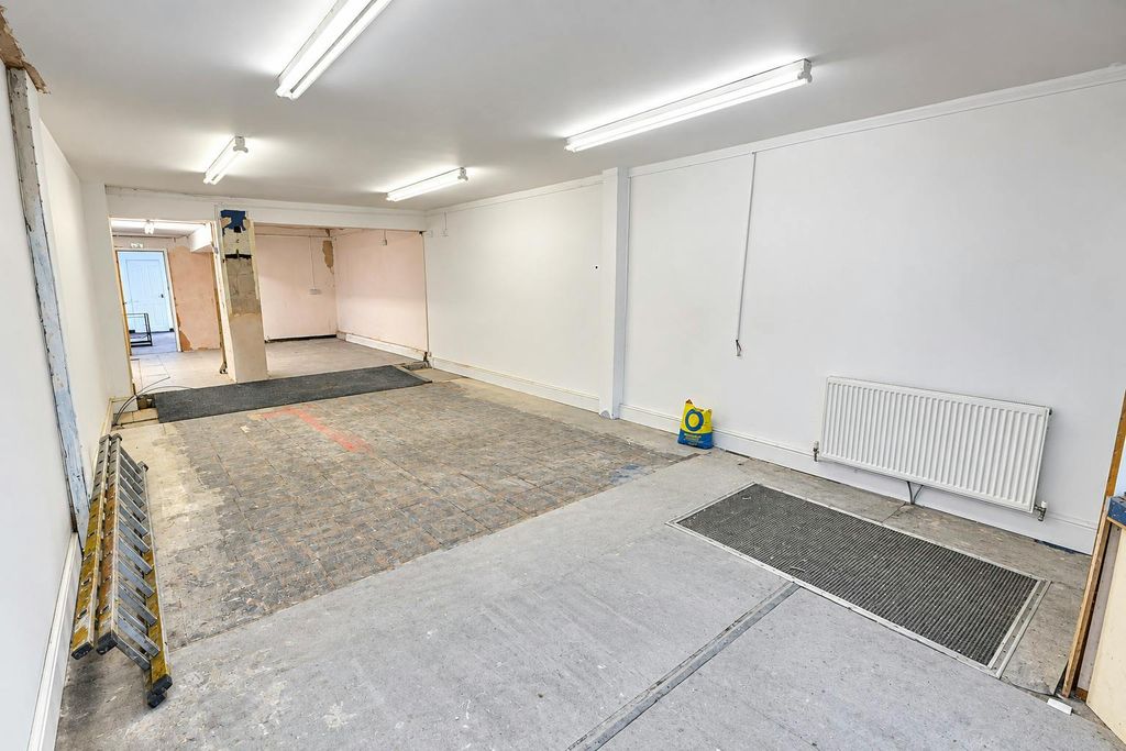 Property photo 3 of 5 Shopfloor