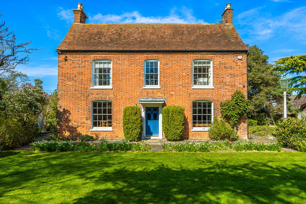 Property photo 2 of 50