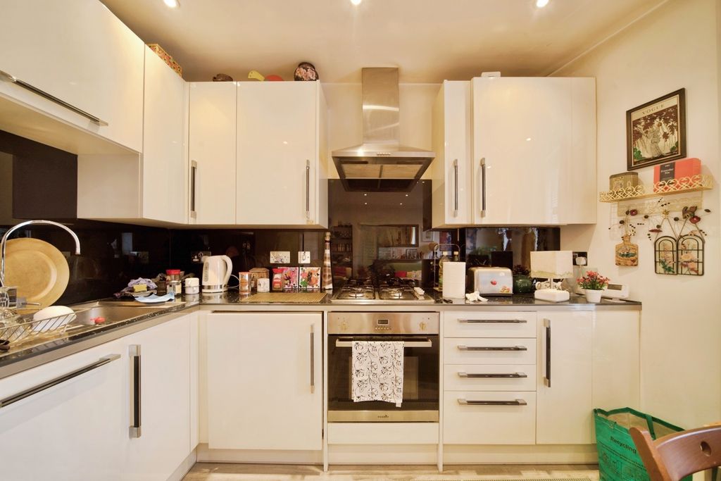 Property photo 3 of 16 Photo