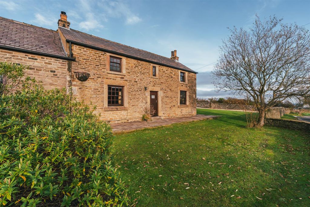 Property photo 2 of 41 Exterior And Gardens