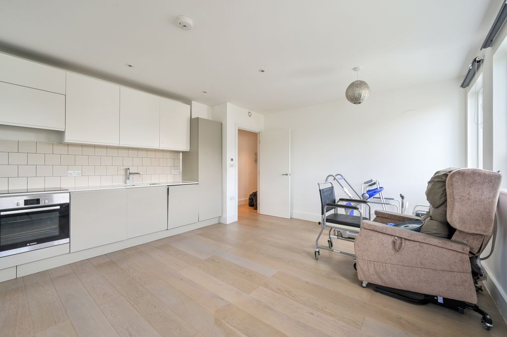 Property photo 2 of 9