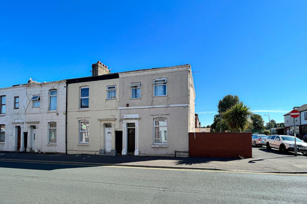 Property photo 1 of 11 Exterior