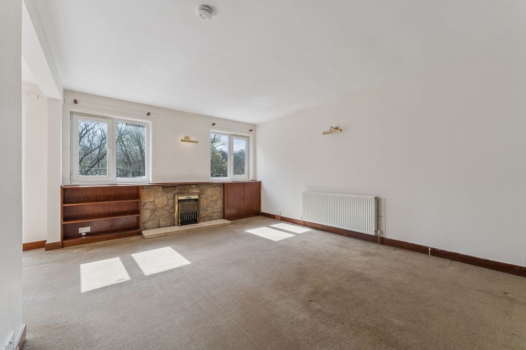 Property photo 3 of 31