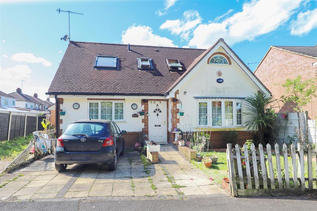 Property photo 1 of 10 Front