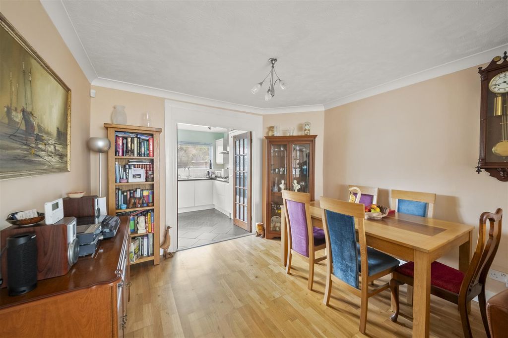 Property photo 3 of 29