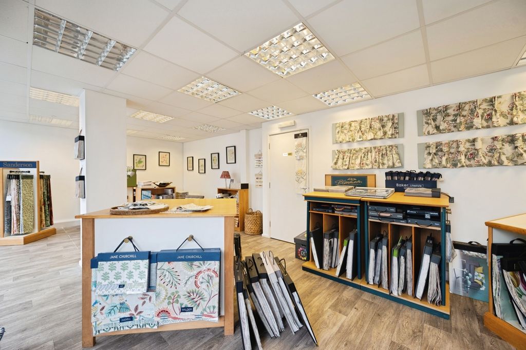 Property photo 3 of 19 Pbox-Img.Jpg