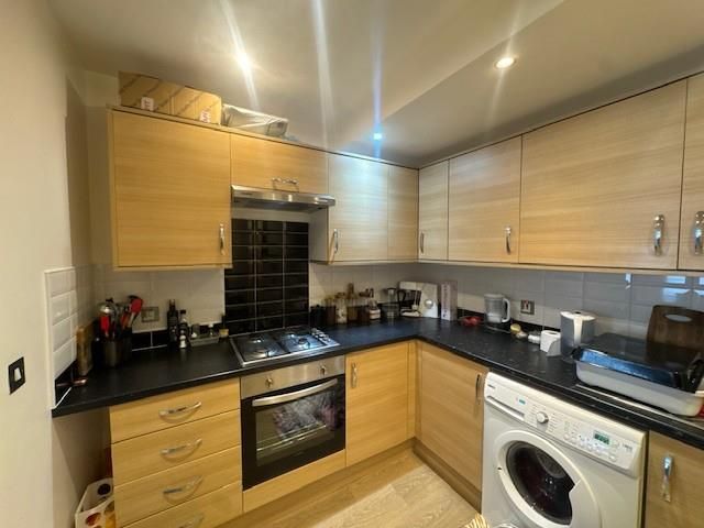 Property photo 2 of 6 Kitchen 2
