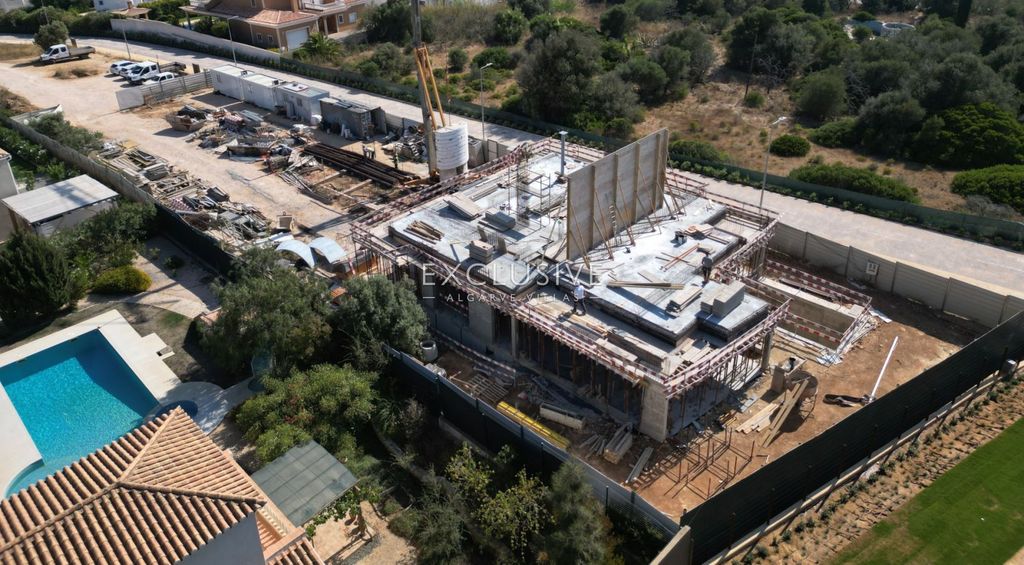 Property photo 2 of 28