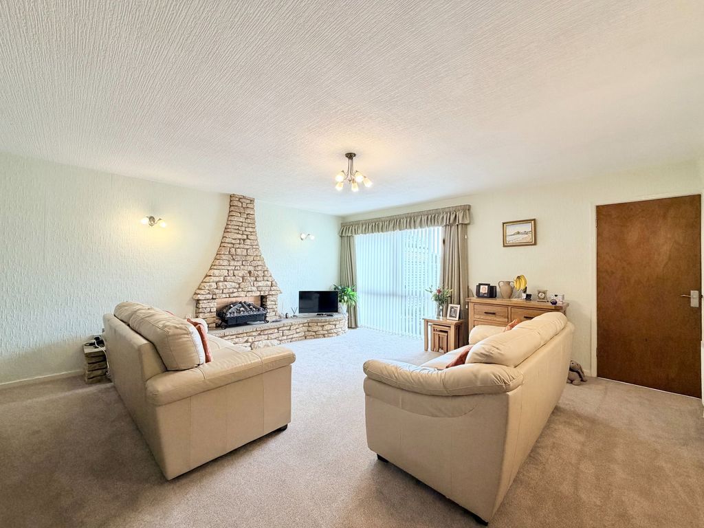 Property photo 3 of 21