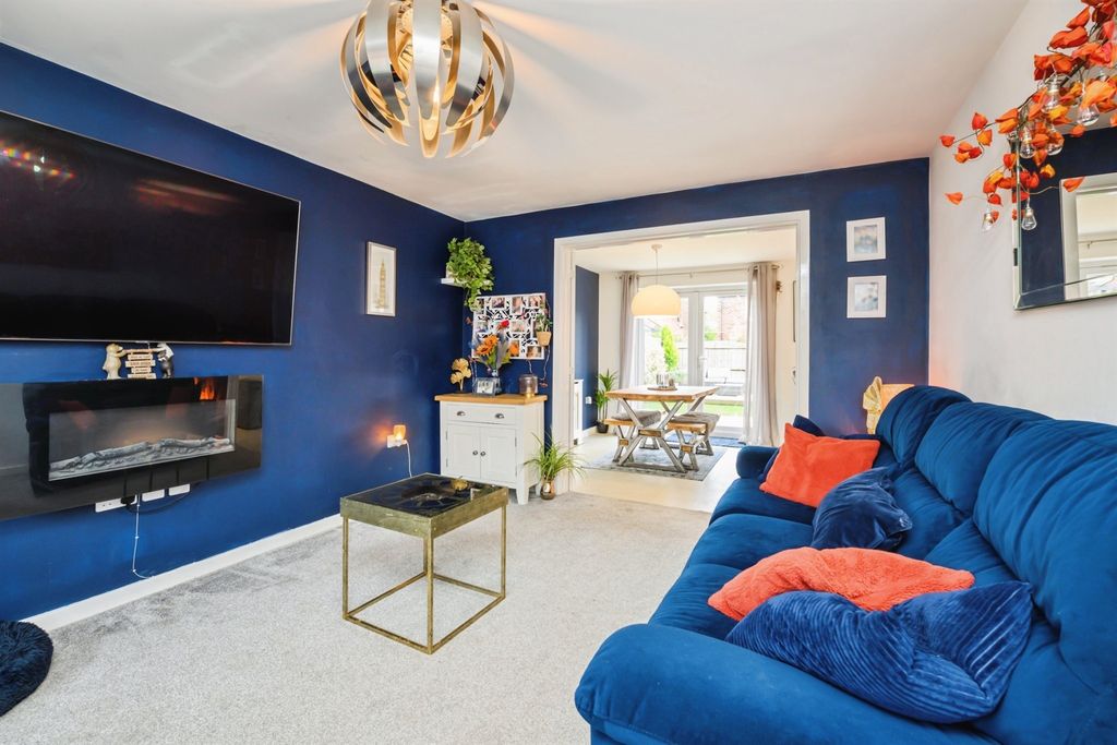 Property photo 2 of 21