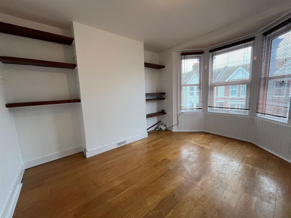 Property photo 3 of 14 Lounge 1.Jpg