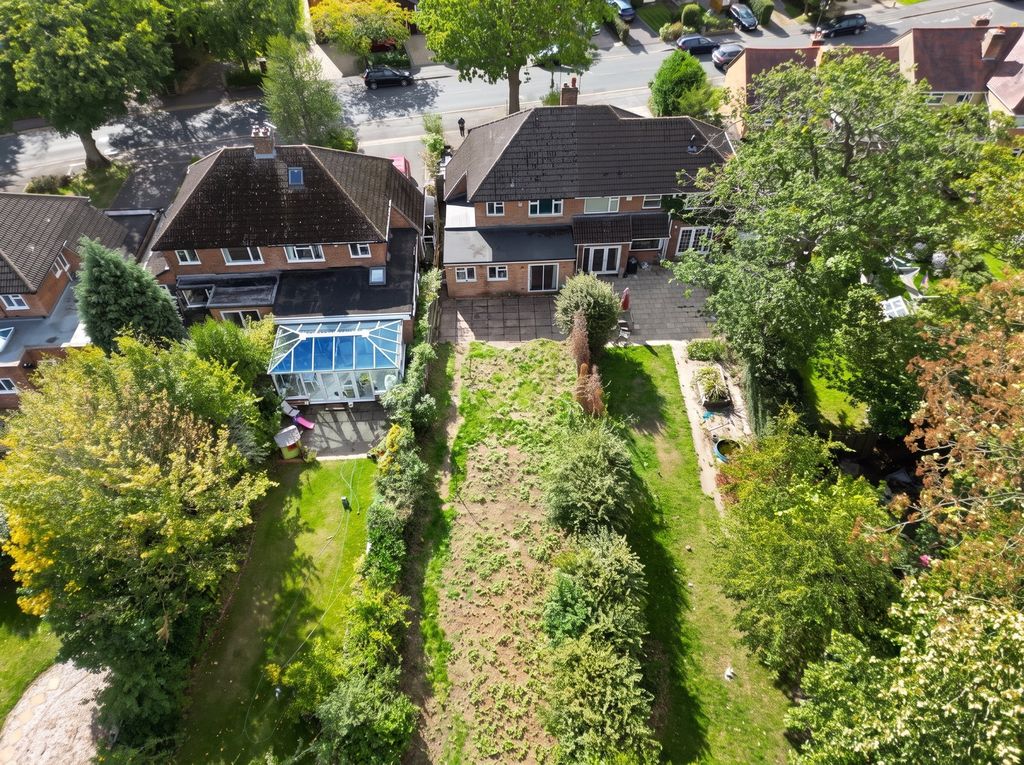 Property photo 2 of 28