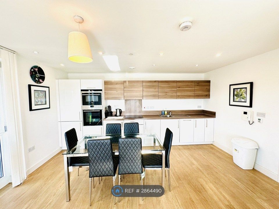 Property photo 3 of 23