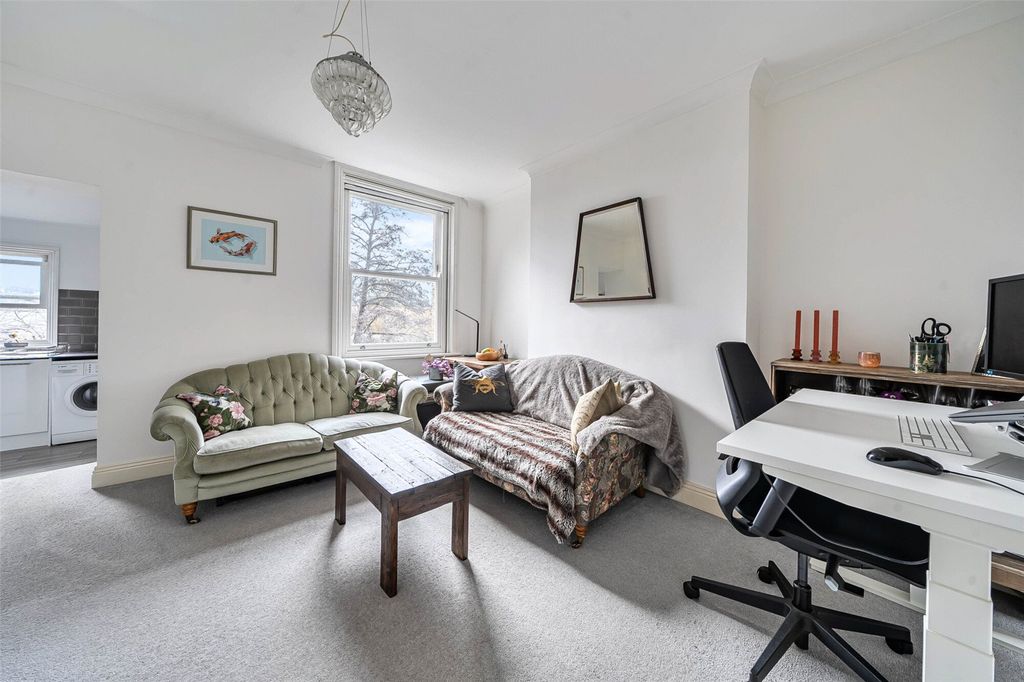 Property photo 2 of 9 Reception