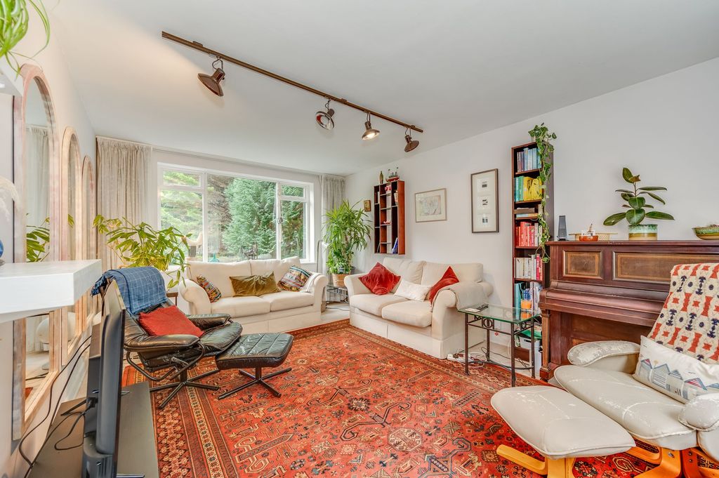 Property photo 2 of 42