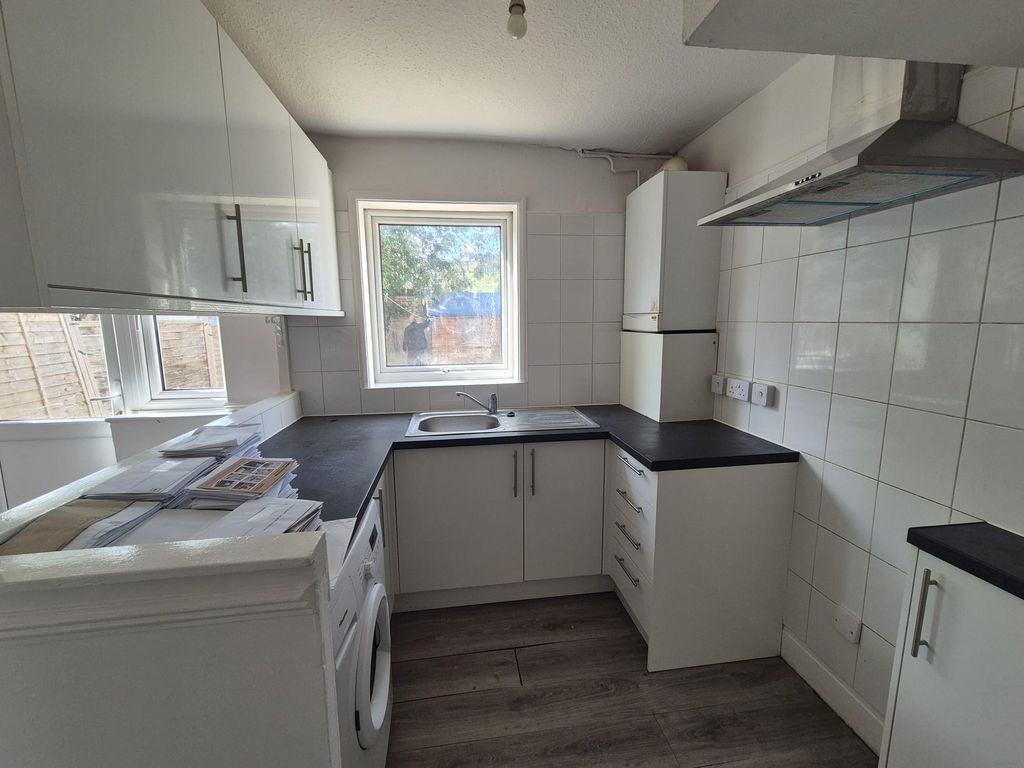 Property photo 2 of 12 Kitchen 