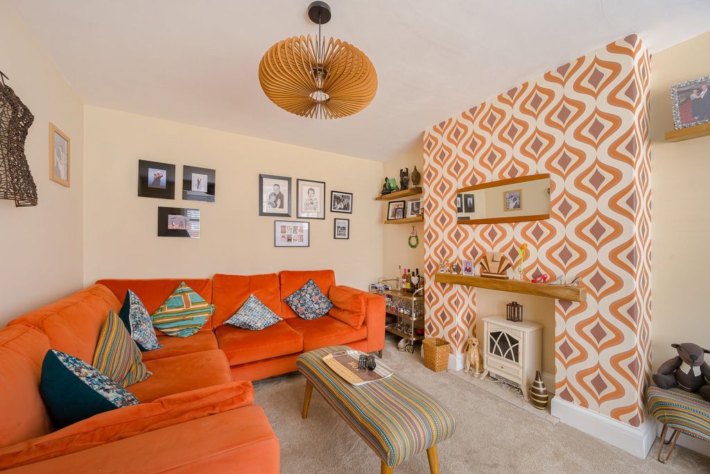 Property photo 2 of 16