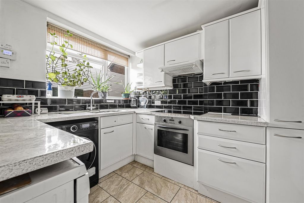 Property photo 2 of 11 2_65577.Jpg