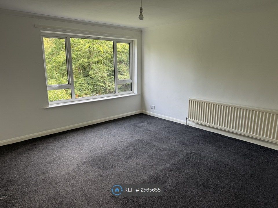 Property photo 3 of 8 Living Room