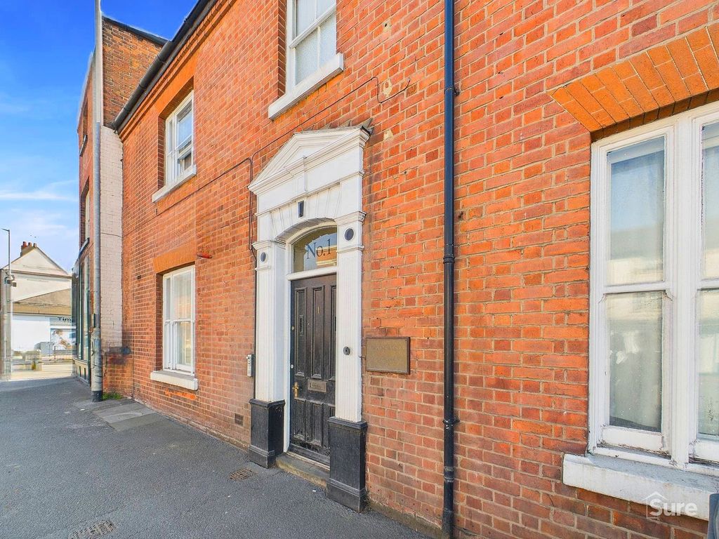 Property photo 1 of 9