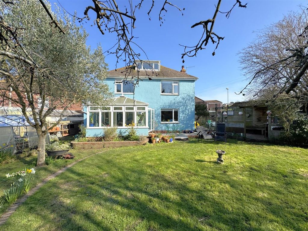 Property photo 3 of 27 3.Jpeg