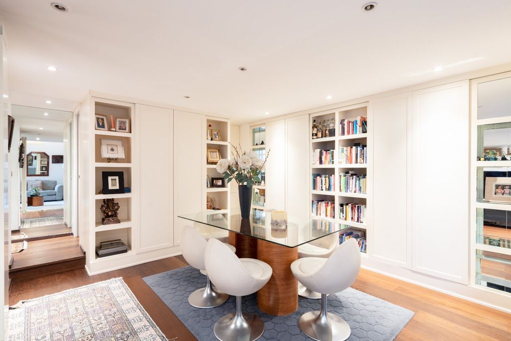 Property photo 3 of 18 Ground Floor