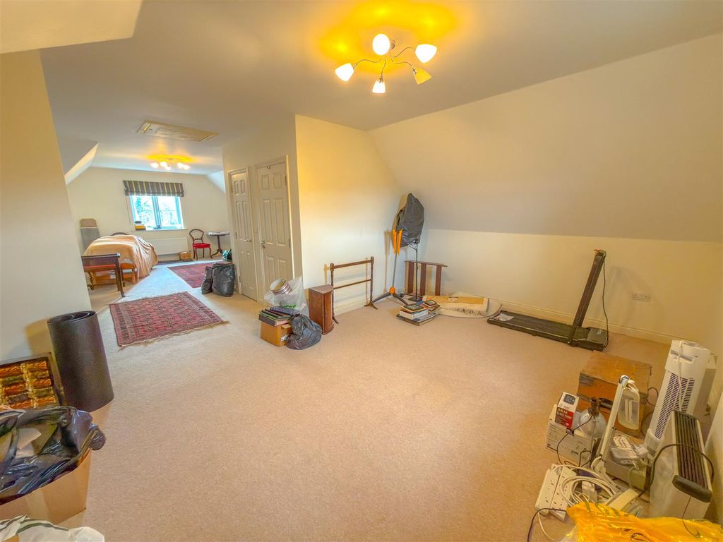 Property photo 3 of 34