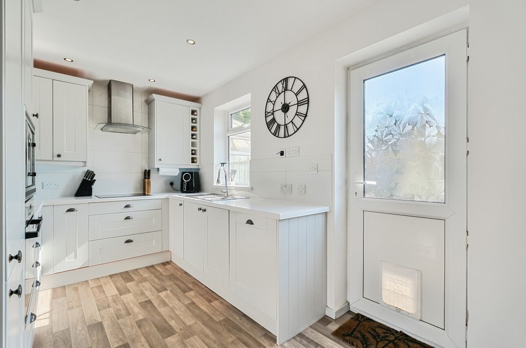 Property photo 3 of 13 1481684-26-6A3962...