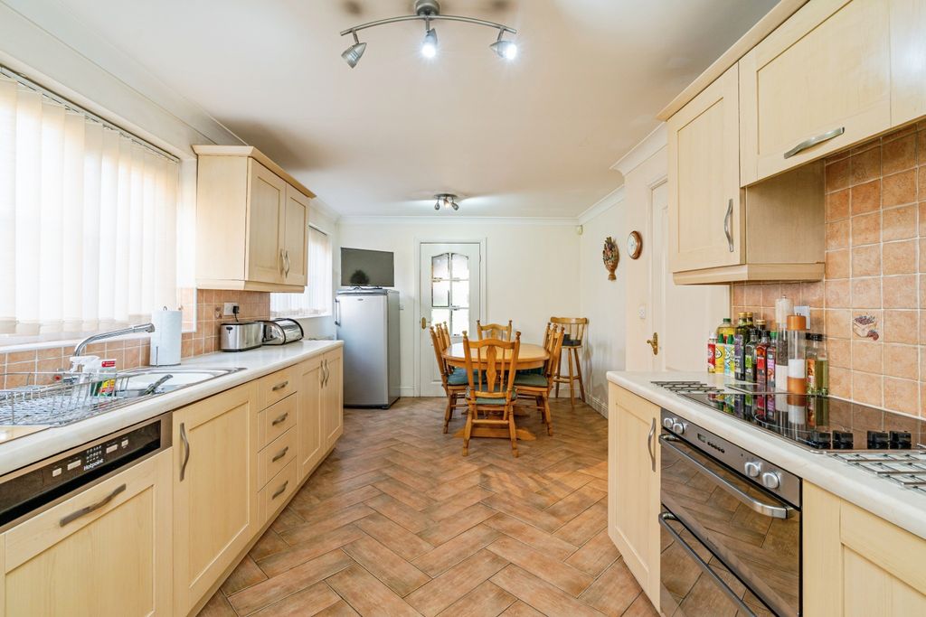Property photo 2 of 20 Kitchen