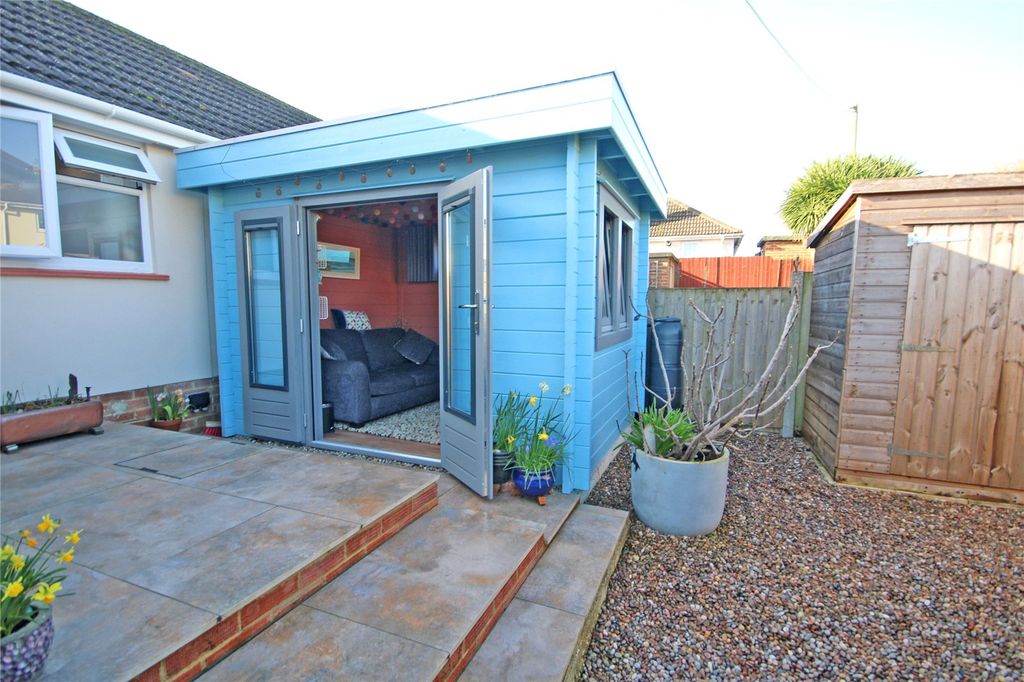 Property photo 2 of 13 Picture No. 16