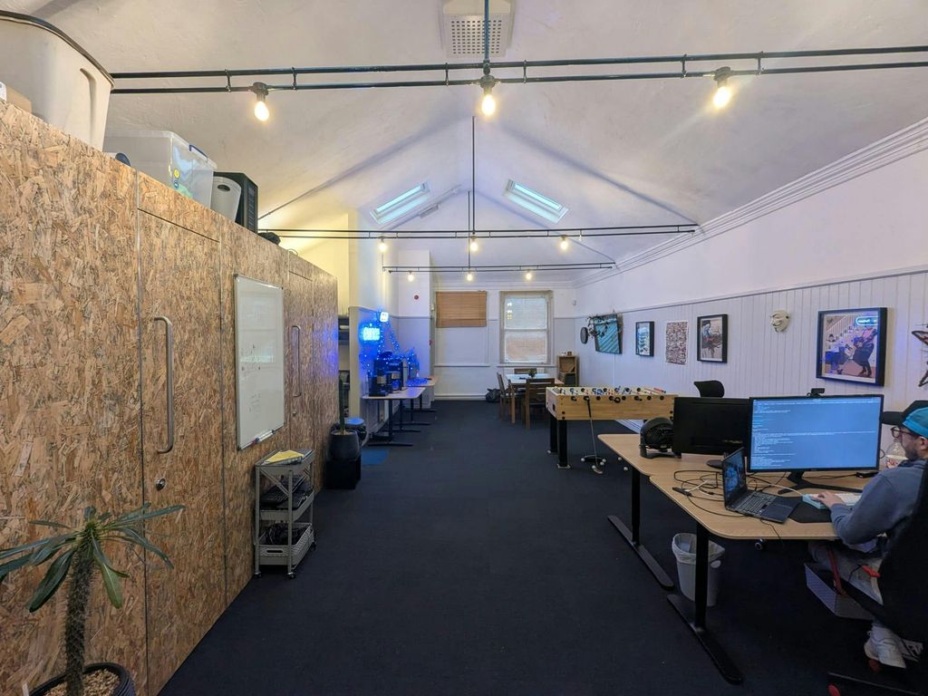 Property photo 2 of 5 1000065302.Jpg