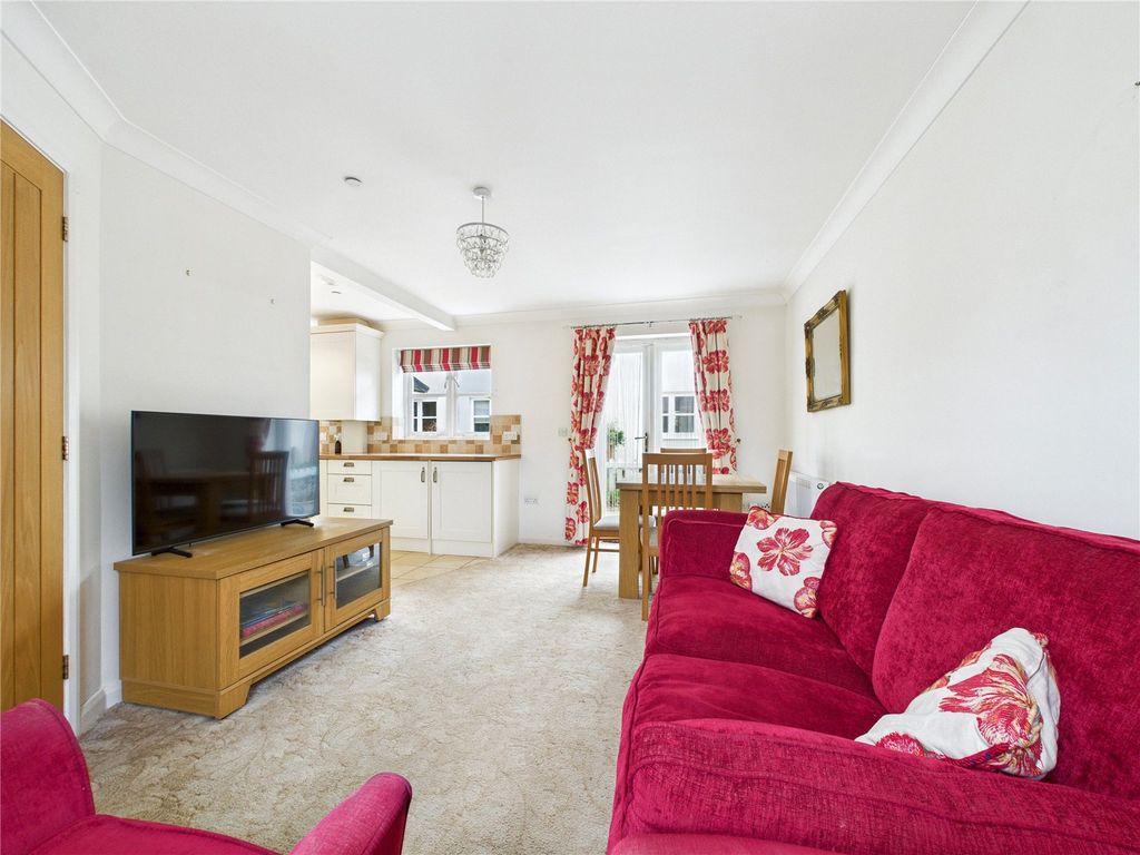 Property photo 3 of 11 Picture No. 13