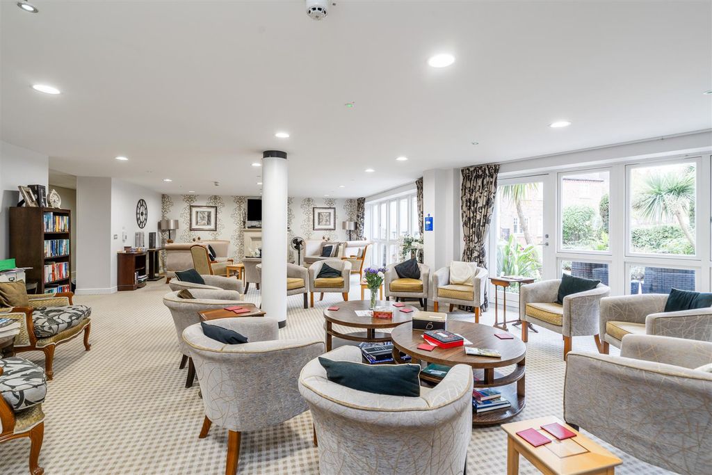 Property photo 3 of 17 21 Arden Grange_19.Jpg