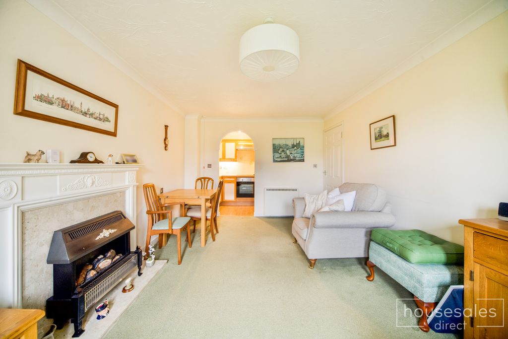 Property photo 3 of 11