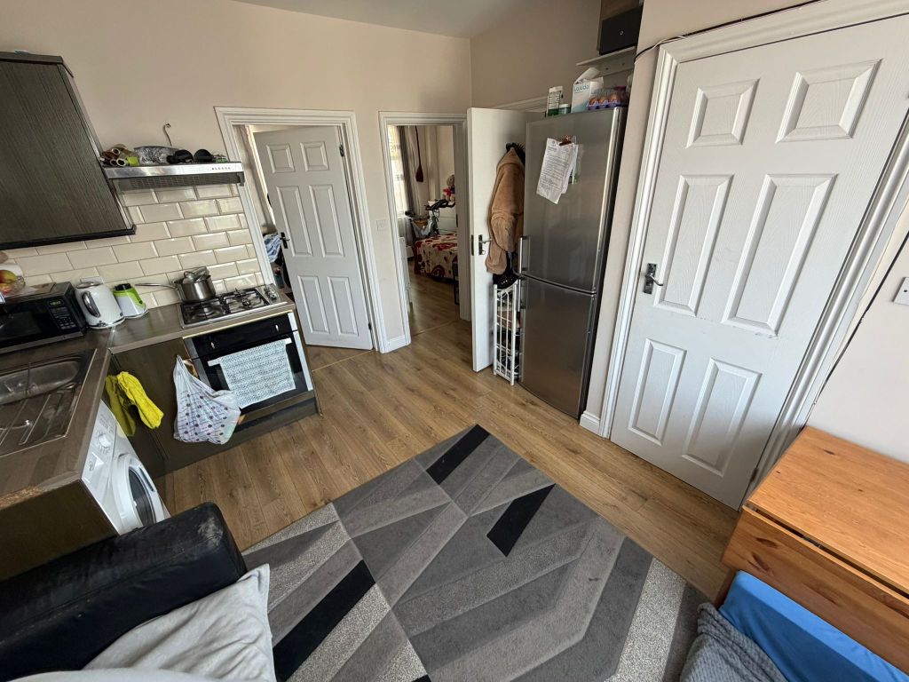 Property photo 2 of 11 Openplan Living/Kitchen