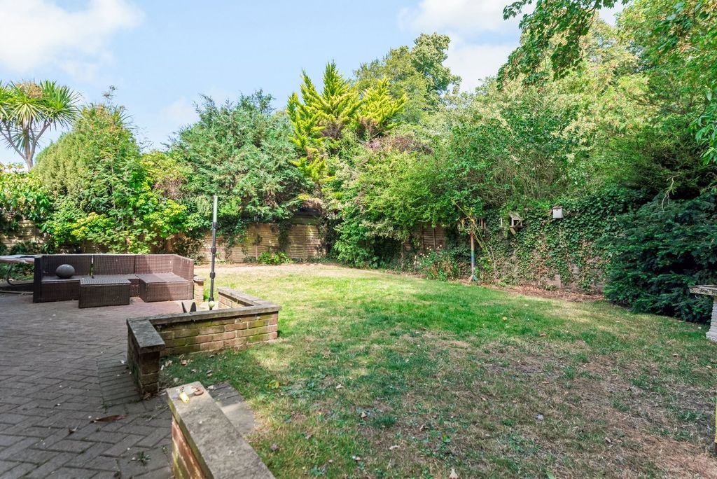 Property photo 3 of 11