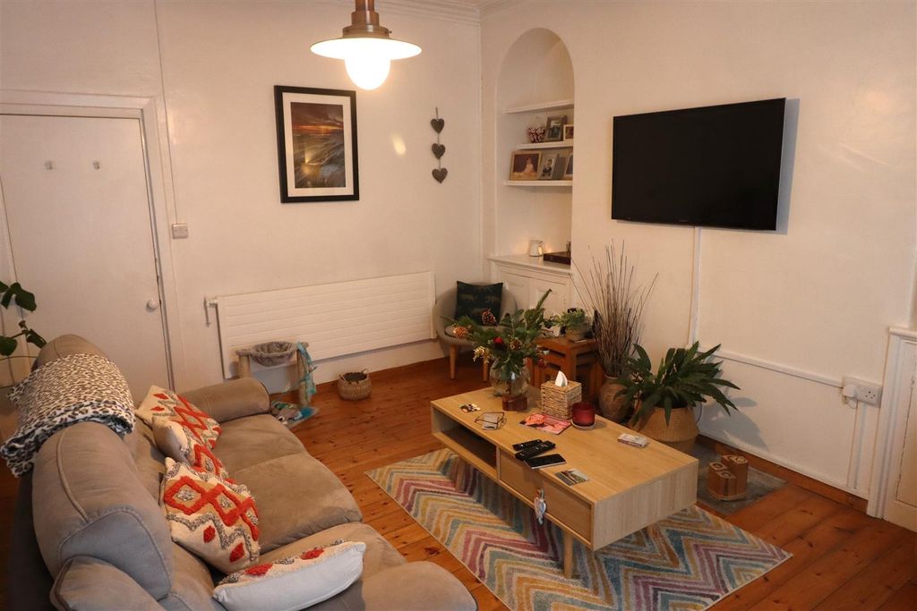 Property photo 3 of 6 Living Room.Jpg