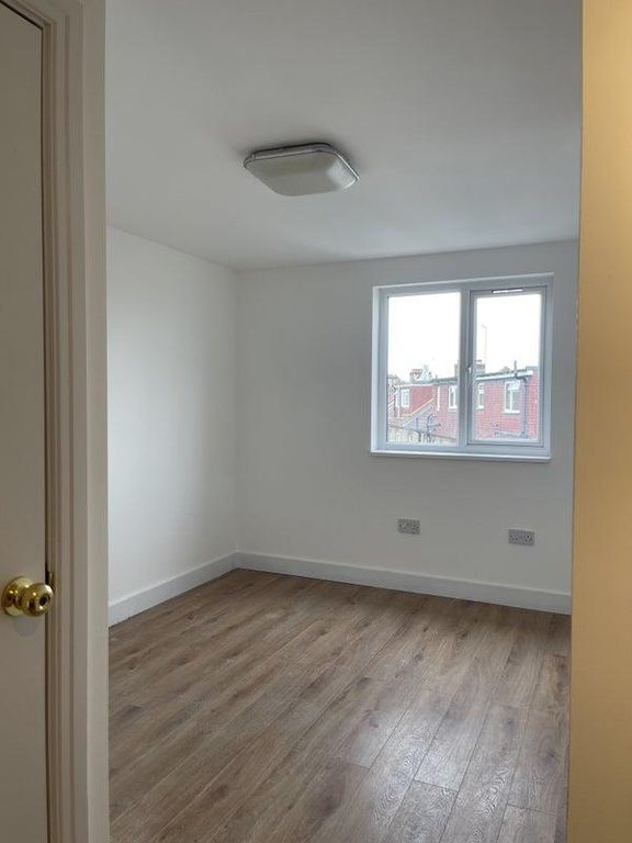 Property photo 3 of 8 3.Jpg