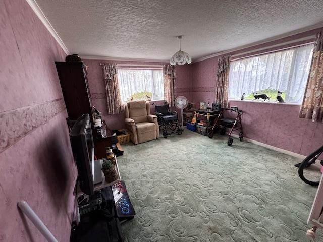 Property photo 3 of 11 Dining Room