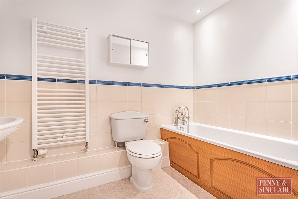 Property photo 3 of 10 Picture No. 04