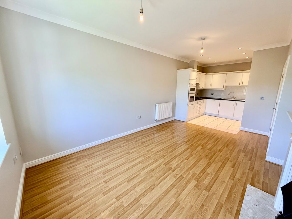 Property photo 3 of 12 Picture No. 02
