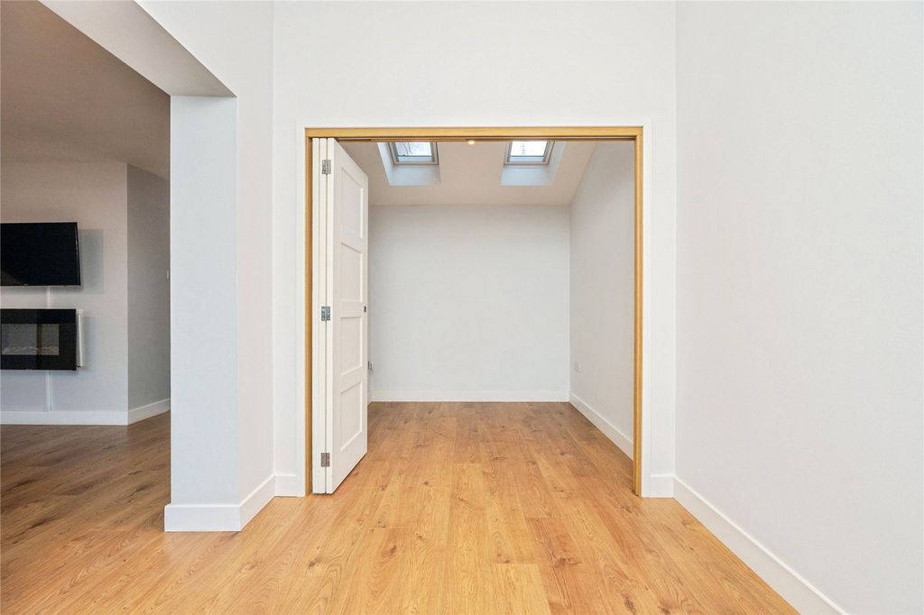 Property photo 3 of 17 Study