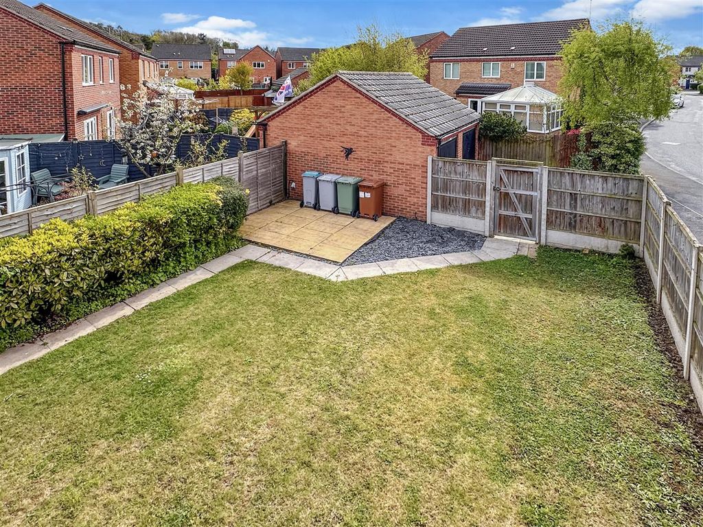 Property photo 3 of 22 Generous Rear Garden 873