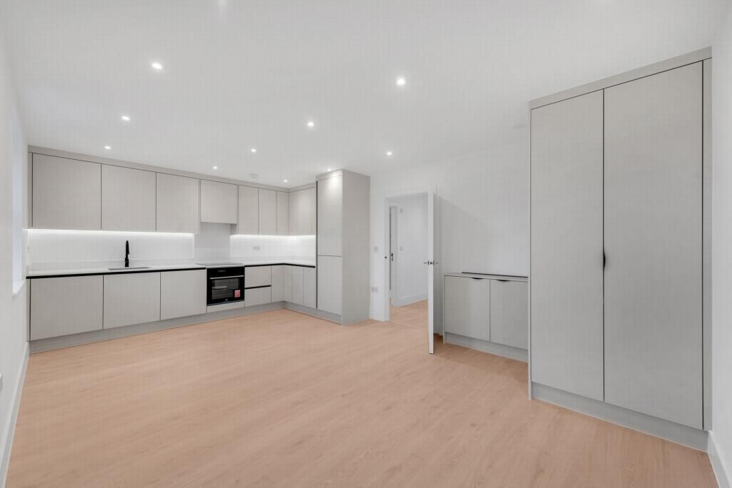 Property photo 1 of 11 Open-Plan Living