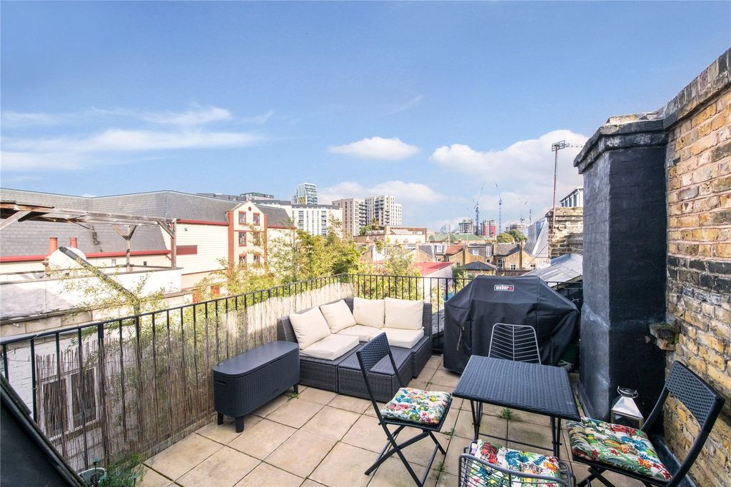 Property photo 2 of 16